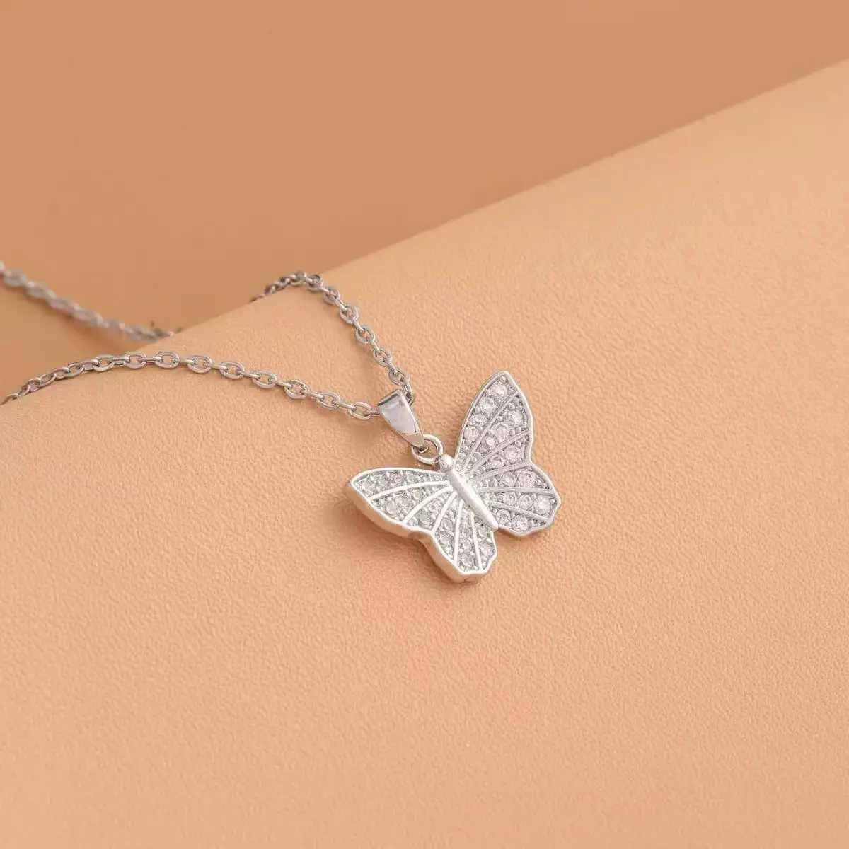 High-end accessory necklace, women's butterfly tassel necklace, elegant and slimming collarbone chain