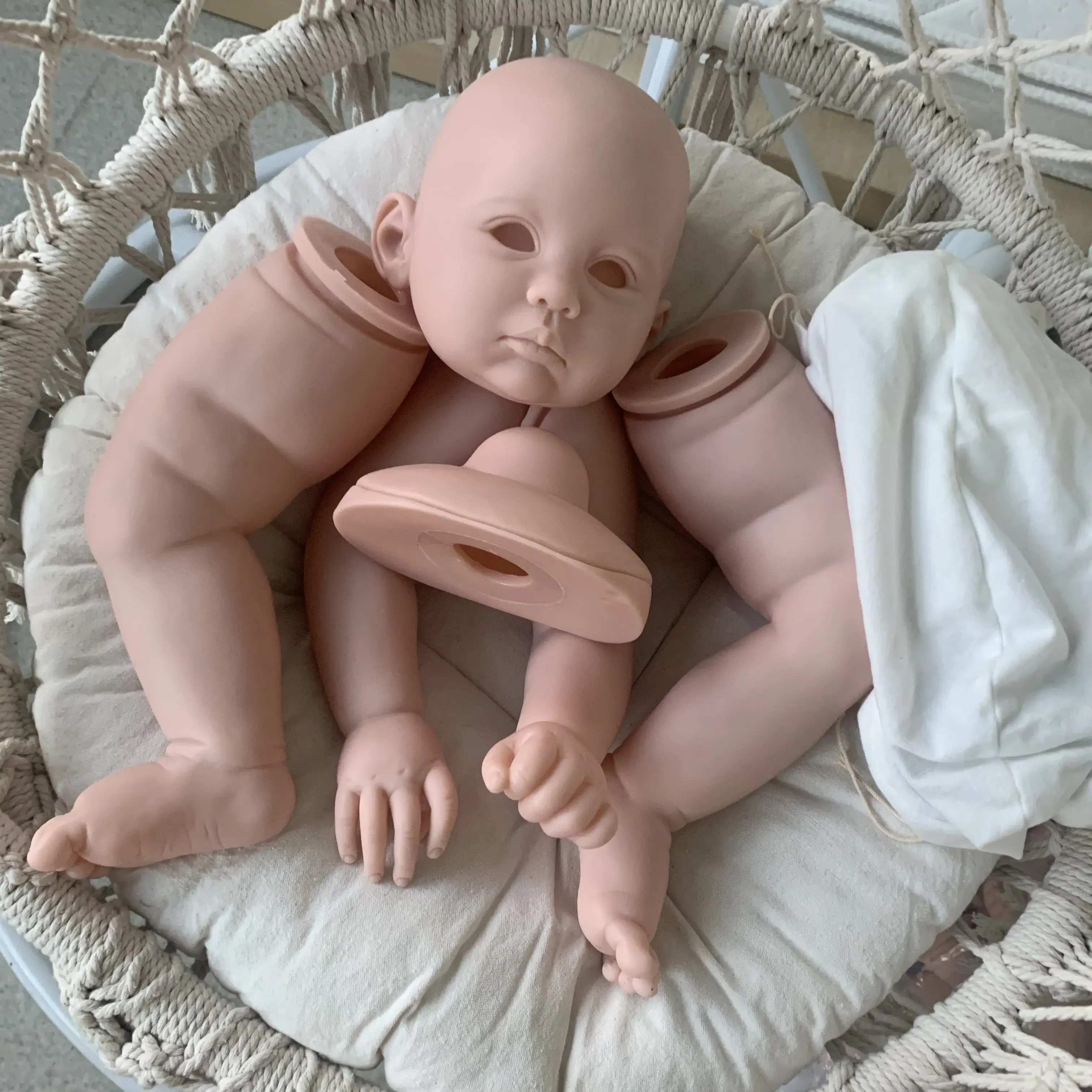 

St.Store 27 дюймов Reborn Dol Kit Julieta для маленьких девочек свежий цвет незавершенные детали куклы «сделай сам»