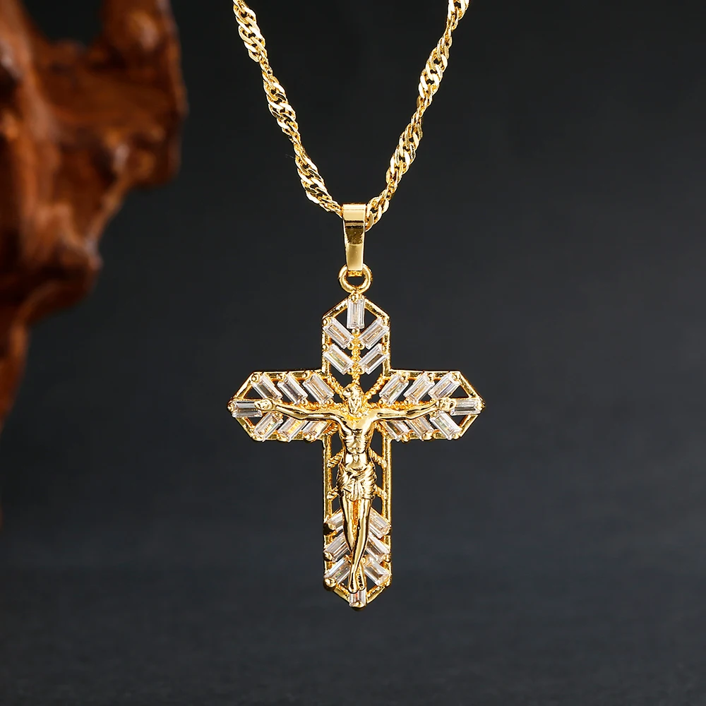

Inlaid with vermiculite cross shelf Jesus pendant necklace copper plated 14K gold fashion jewelry men and women praying amulets