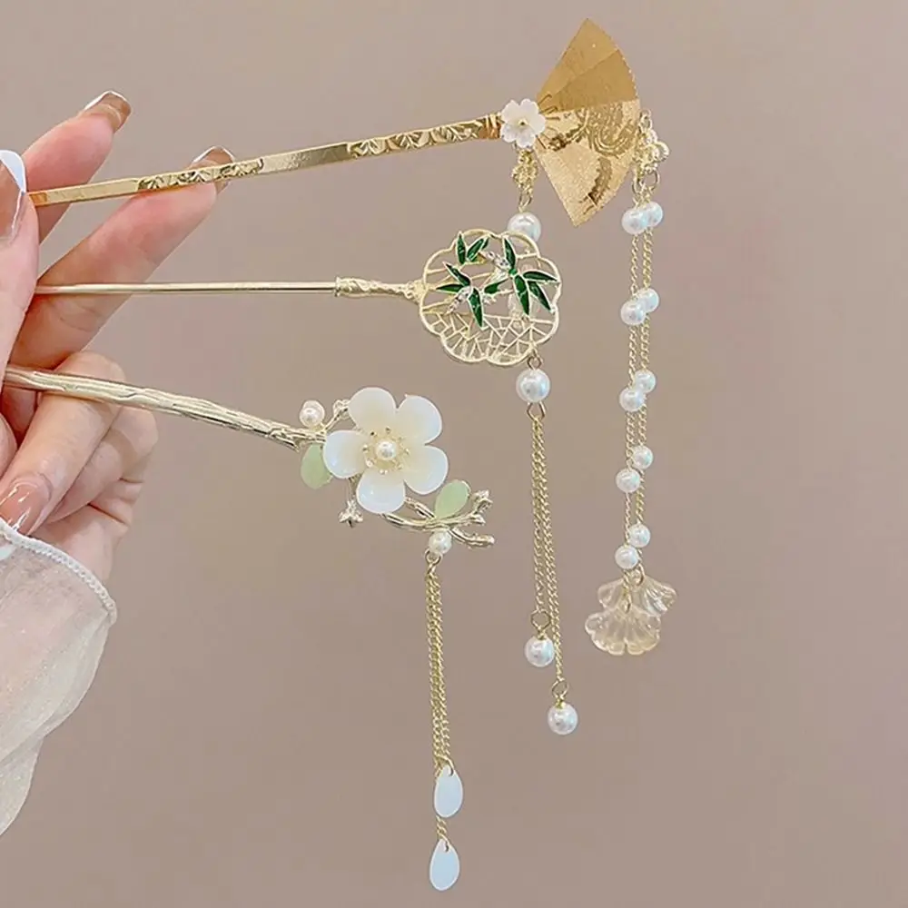 Glowing Lotus Lantern Hairpin for Women Ancient Style Palace Lantern Hair Stick New Chinese Style Flower Tassel Hair Insert