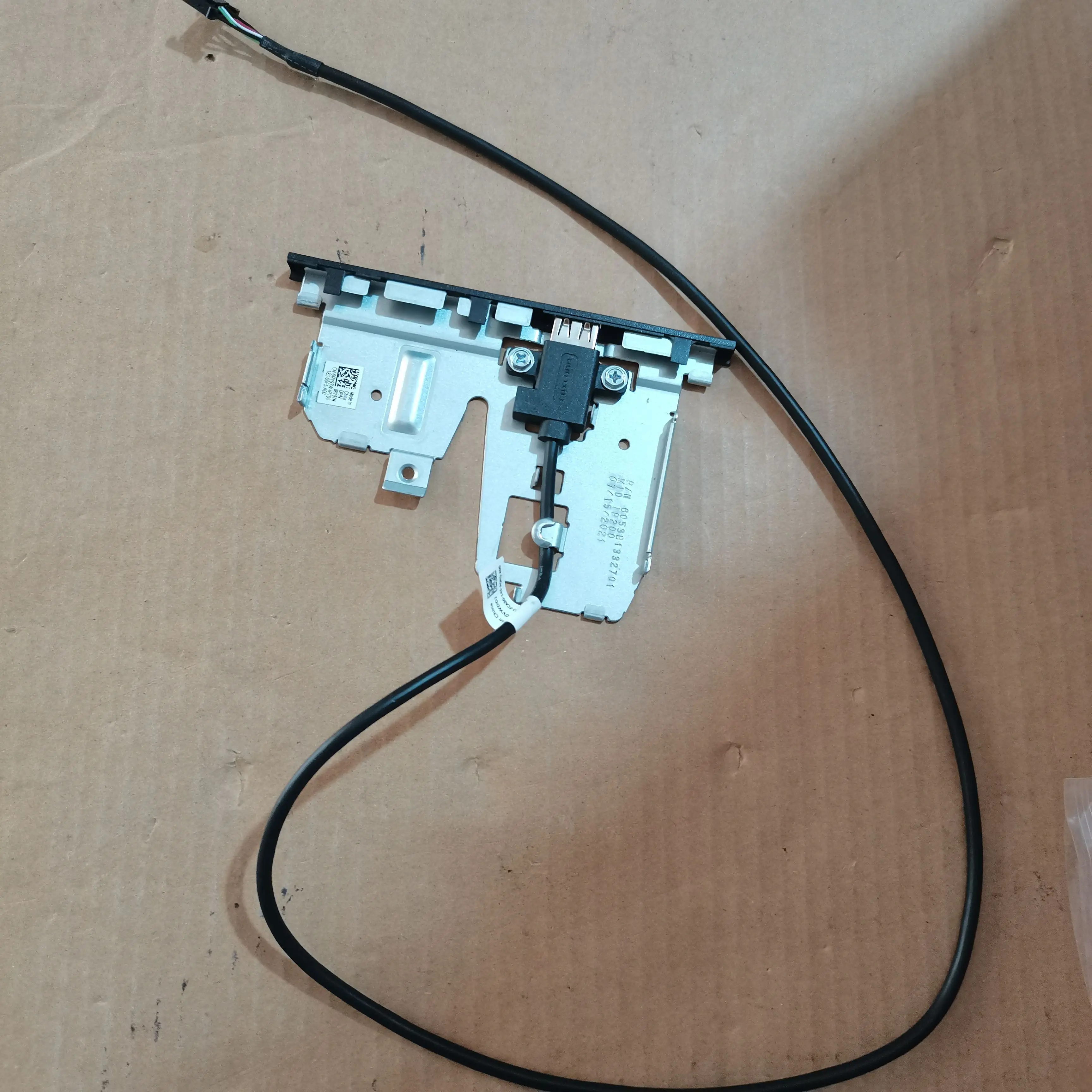 

Для серверного USB-порта Dell R640 с кабелем и кронштейном RY97W VWDDJ