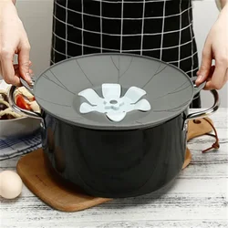 Spill Stopper Lid Cover Silicone Boil Over Safeguard Anti Spill Lid Cover Pot Pan Lid Multi-Function Cooking Kitchen Tool