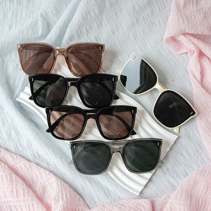 نظارات شمسية بإطار مزخرف عصرية، إكسسوار أزياء لا غنى عنه في الداخل والخارج، خيارات متعددة الألوان للجنسين