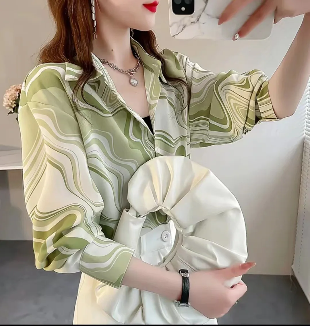 

Women's Plus Size Spring and Summer Fashion Simple Mature French Fashion Design Sense Green Stripe Long Sleeve Chiffon Shirt