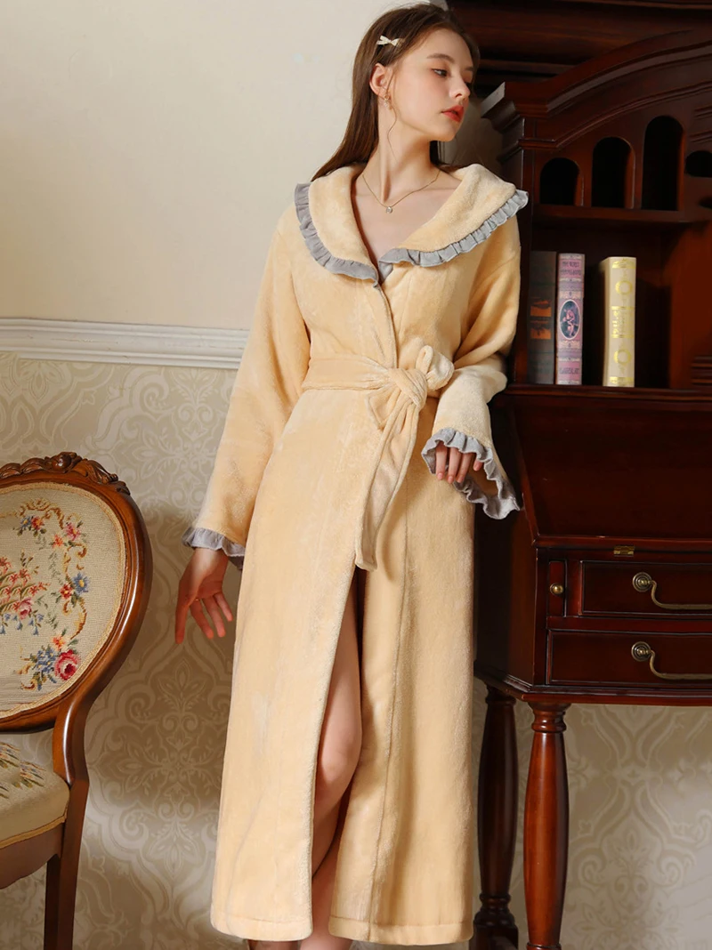 Female Pajamas Robe Vintage Nightgown Women Autumn Winter Plush Thickened Long Bathrobe French Princess Sweet Girl Home Clothes