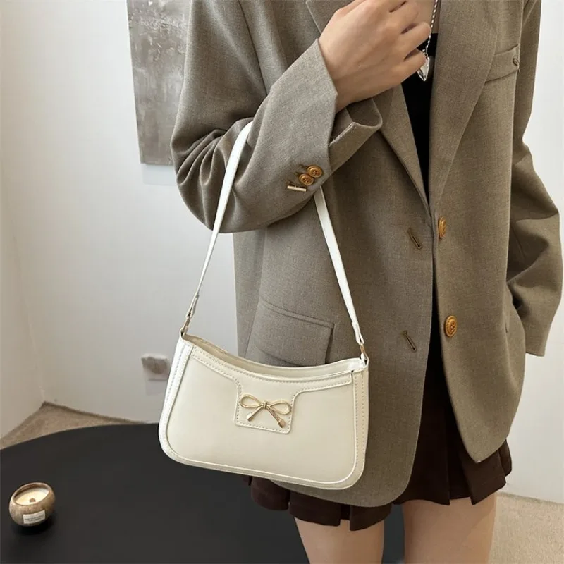 

Women's Elegant Handbag In Premium Leather - Tote Shoulder Style Practical Features Classic