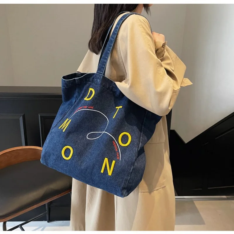 

Fashionable Ladies Hand Bags Made Of Premium Leather Featuring Trendy Famous Elegant Daily Look​