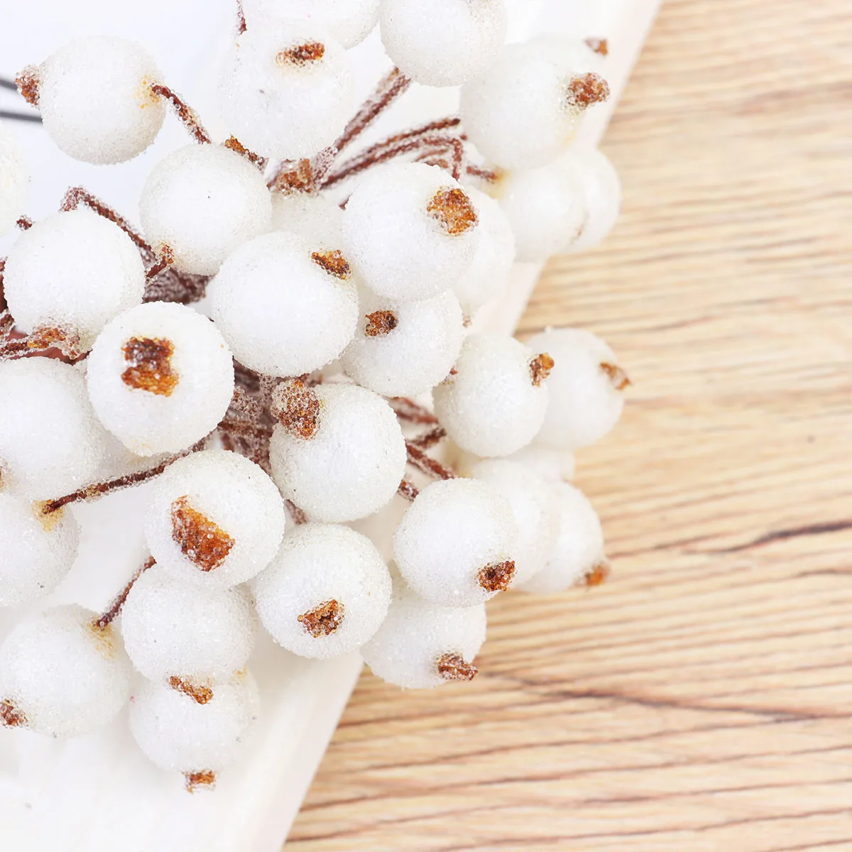 

400Pcs Imitation Berry Frosted Berry Picks Flexible Wire DIY Christmas Wedding Holiday Garland Accessories Handmade Decoration