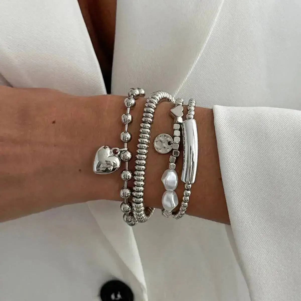 

KunJoe 4Pcs/Set Vintage Stackable Silver Color Beaded Bracelet Women Simple Imitation Pearl Heart Pendant Bracelet Party Jewelry