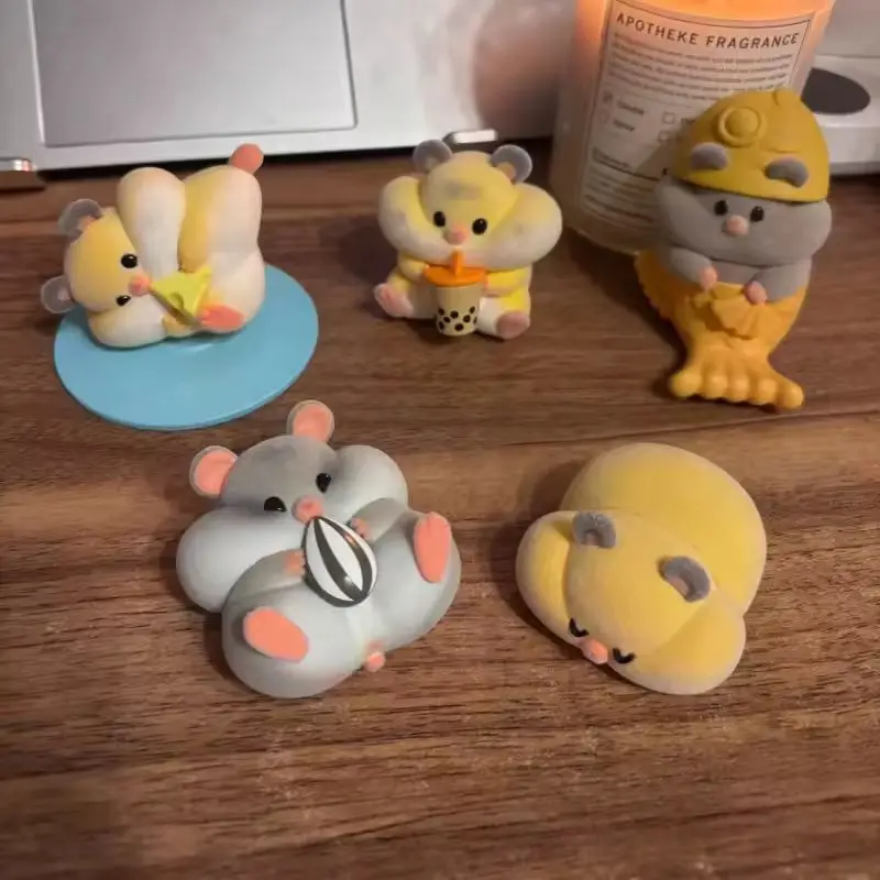 صندوق أعمى هامستر أصلي متوفر مع شرائح - مجموعة من الدمى/التماثيل القطيفة اللطيفة الشهيرة على الإنترنت للفتيات مثالية كهدية