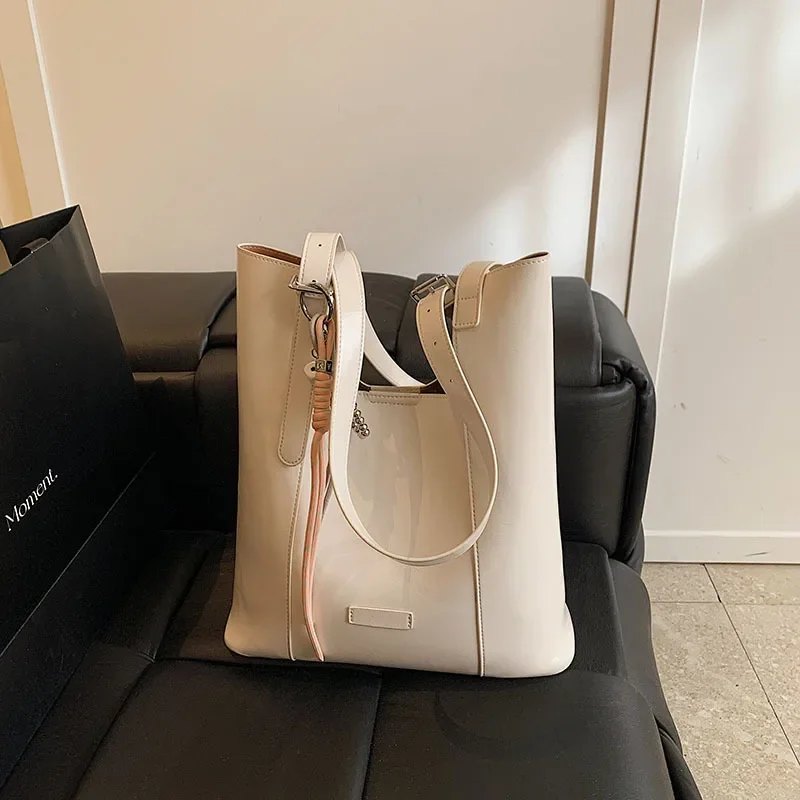 2025 حقيبة يد جلدية نباتية مبطن خمر خفيفة الوزن الأكثر مبيعا تحت الإبط والكتف حمل العمل تخفيف محفظة المرأة