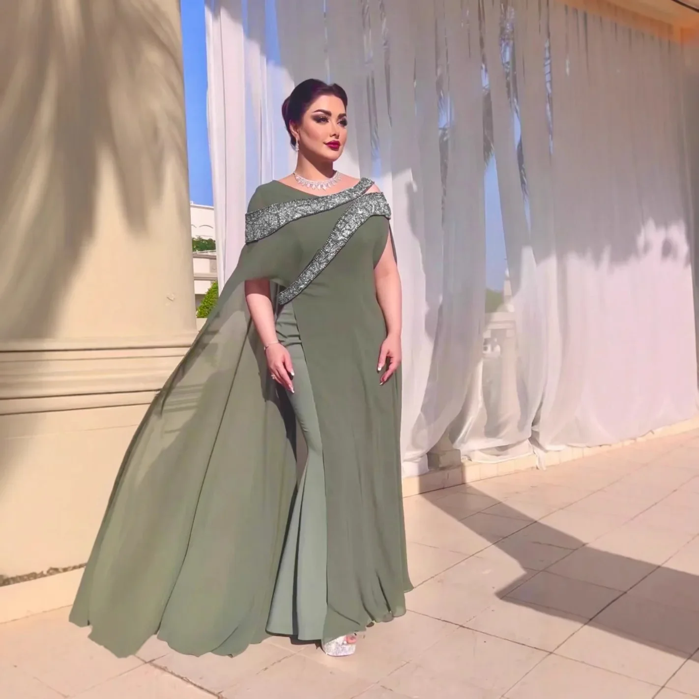Neue Stile für Herbst und Winter im Jahr 2025. Ein sexy Ball- und Abendkleid für Damen mit Chiffon und Pailletten-Patchwork. S-XXL