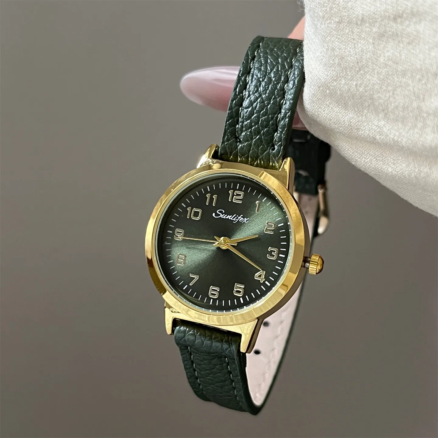 Vintage-Style Women'S Watch With A Digital Display And Small Dial, Korean-Style Minimalist Design, A Perfect Gift For Women.