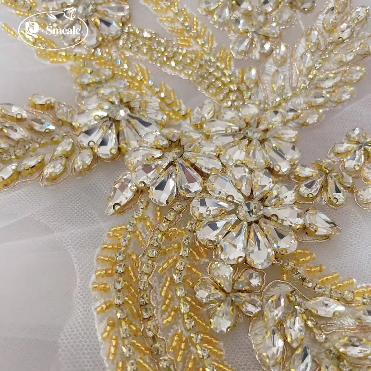4-farbige handgenähte Glas-Strassblumen, funkelnde Strass-Applikationen für Mäntel, Taillenbänder, Schultern, Hochzeitskleider, DIY-Applikation. 1 Paar. – Detail 5