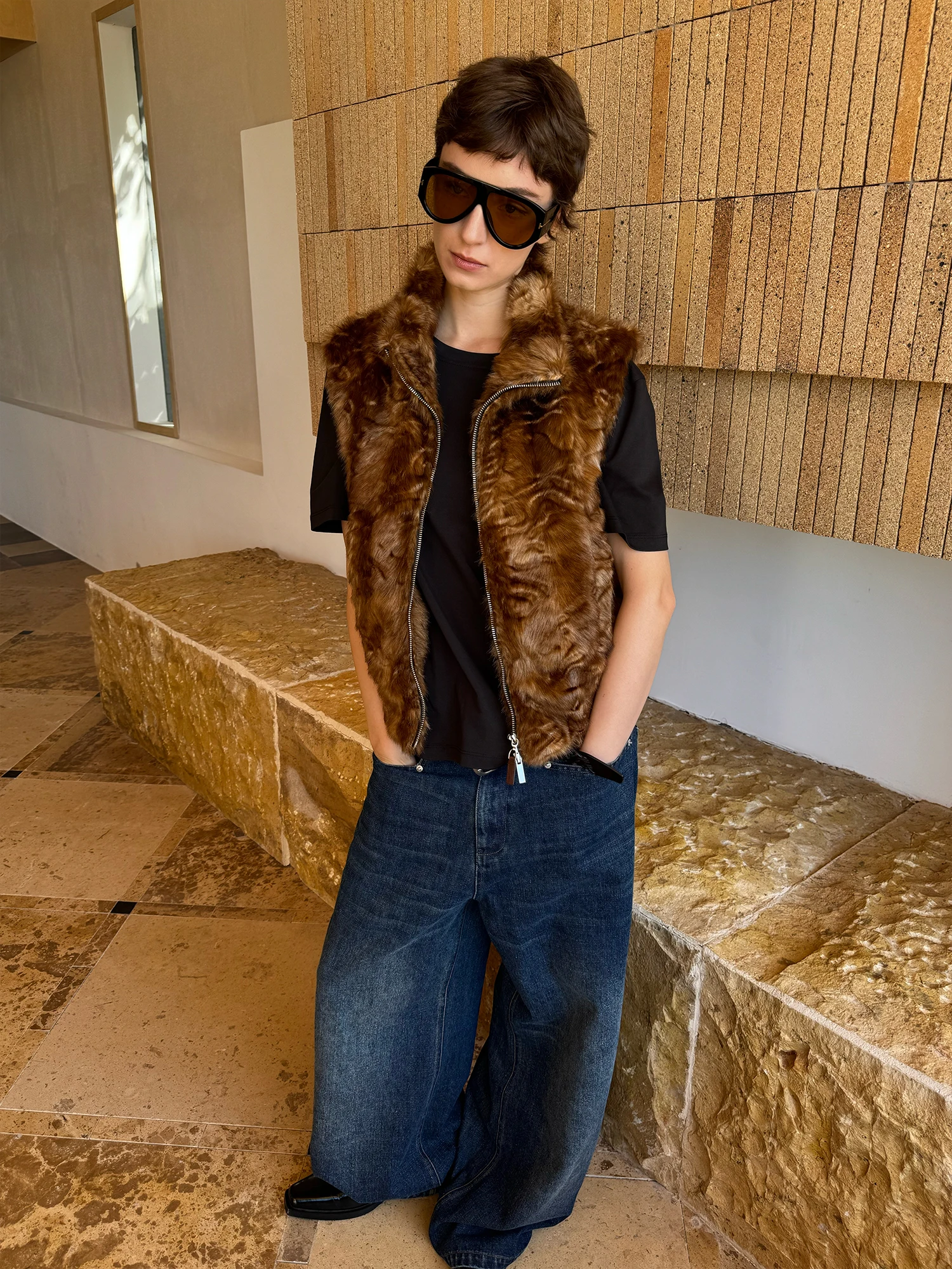 CasseSango Slim Fit Short Fur Vest Youthful Vitality Style Winter Outerwear Rich And Elegant Brown Color for Young Men