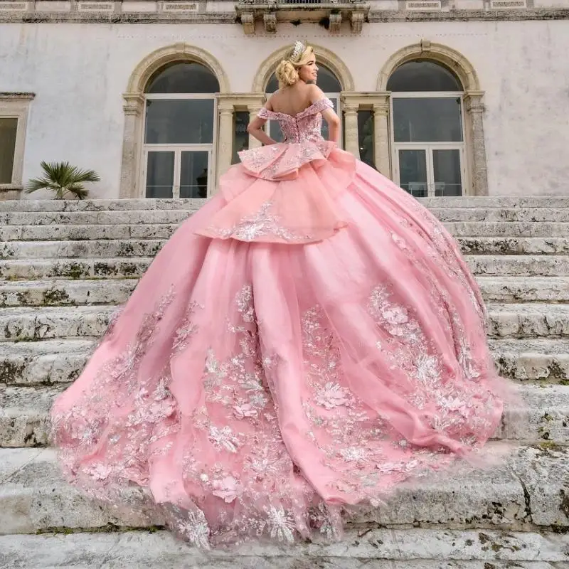 

Pink Shiny Princess Ball Gown Quinceanera Dresses Beaded Lace Flower Appliques Crystals Luxury Sweet 16 Dress Vestidos De 15Años