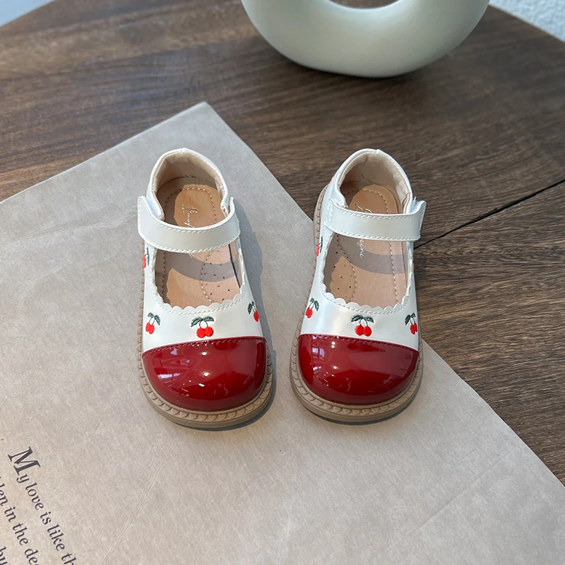 New 2024 Cute Color Matching Soft Glossy Girls Casual Shoes Embroidery Cherry Shallow Hook & Loop Kids Fashion Leather Shoes PU