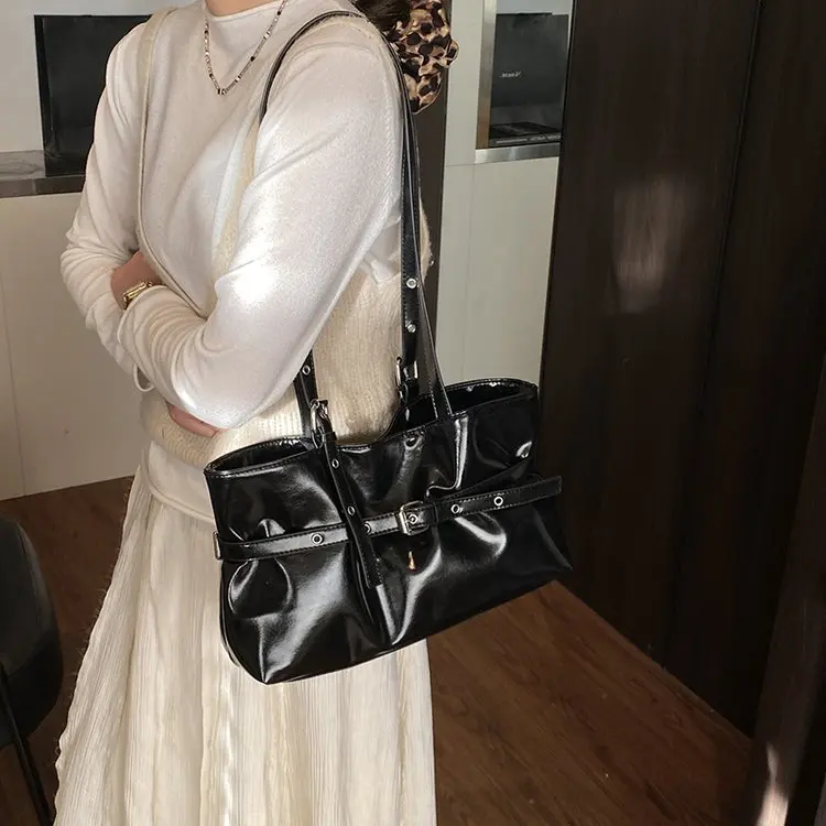 

Винтажная женская сумка на плечо 2026: Новая нишевая модель класса люкс, легкая роскошная сумка через плечо