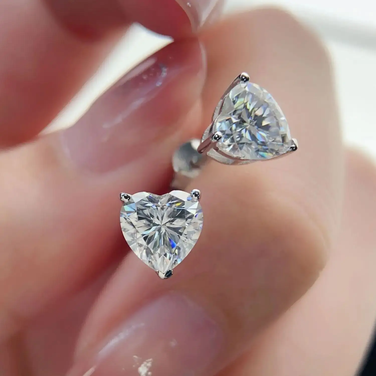 JoyceJelly Female 2CT 4CT Heart-shaped Moissanite Diamond Earrings Simple S925 Sterling Silver Plated With Pt950 Gold Ear Studs