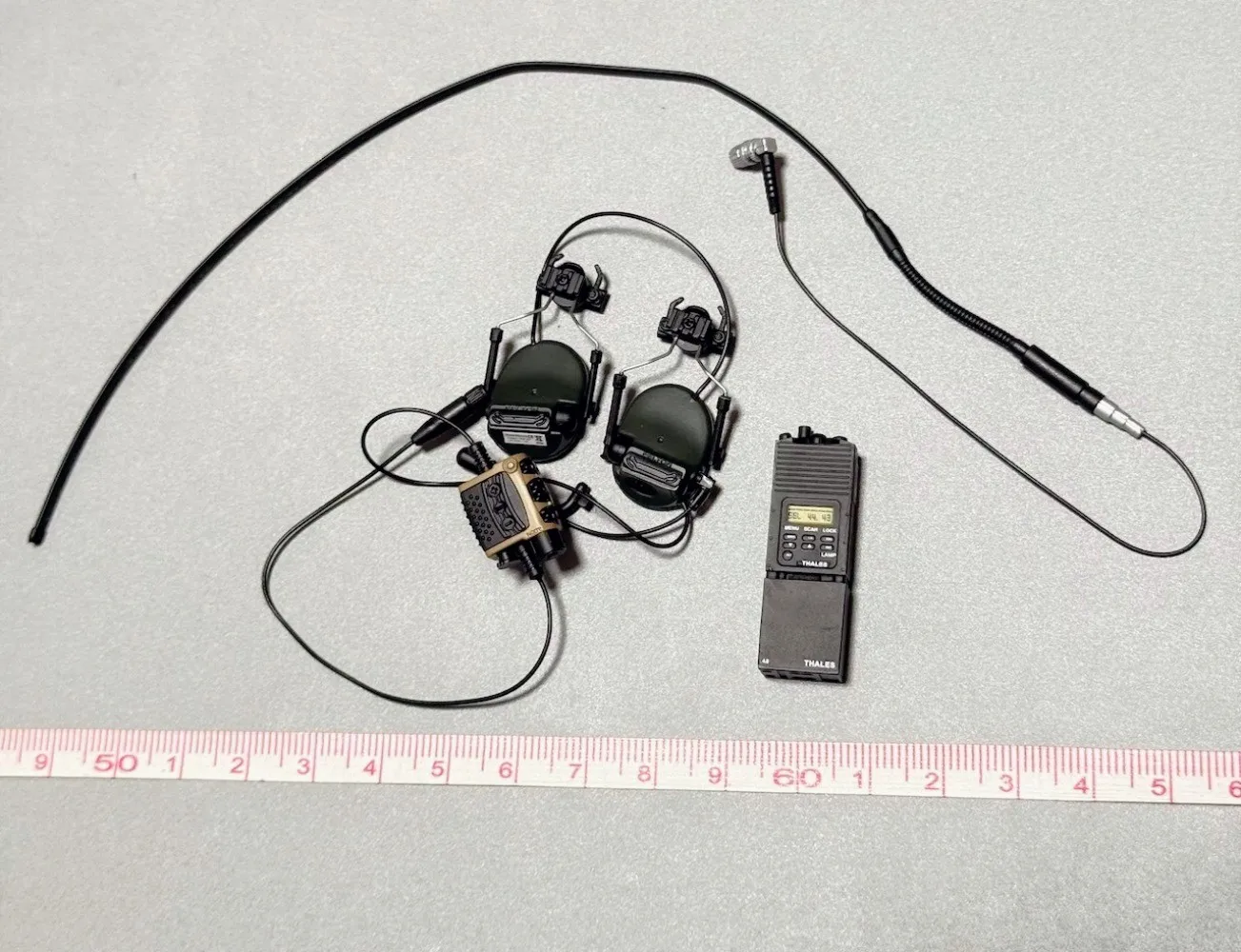 

ES GA1009 1/6 Scale Soldier Radio Earphones Model for12''BRAVO7-1 SAS Soap