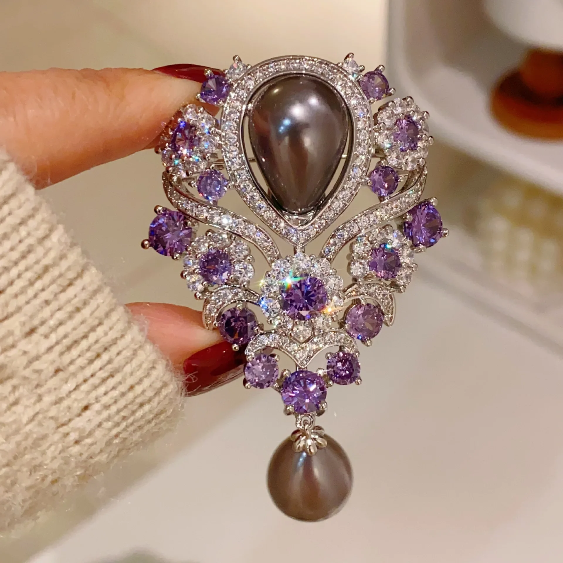 

Elegant Purple Brooch for Women Dress Wedding Evening Party Luxury Jewelry Cubic Zirconia Pearls Drop Brooches Pins Gift Mom