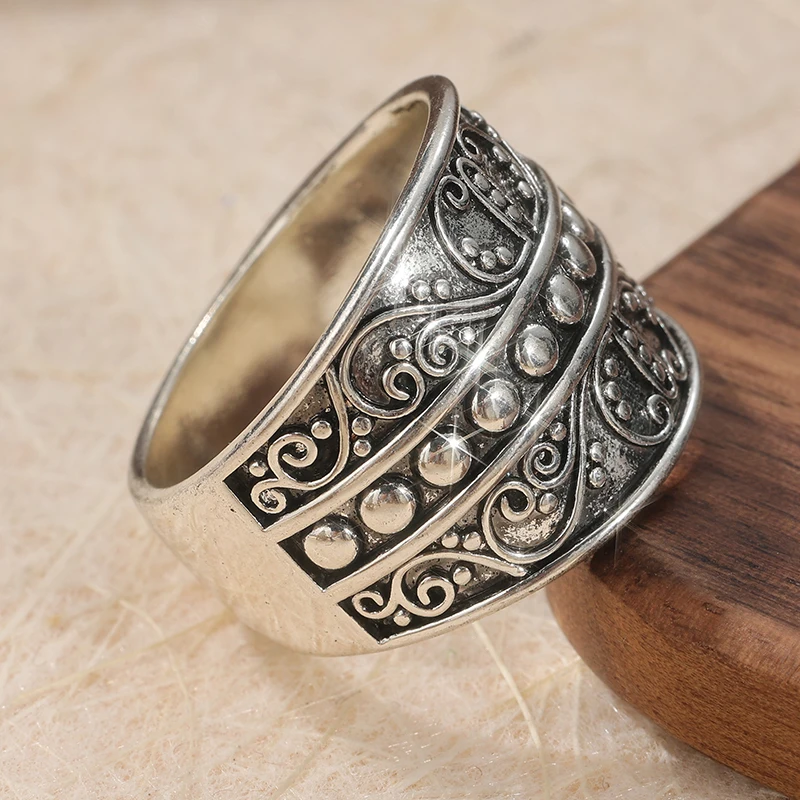 Vintage Silberfarbener Ring mit handgeschnitztem Muster für Damen, geometrischer Alltags- und Partyschmuck – Detail 1