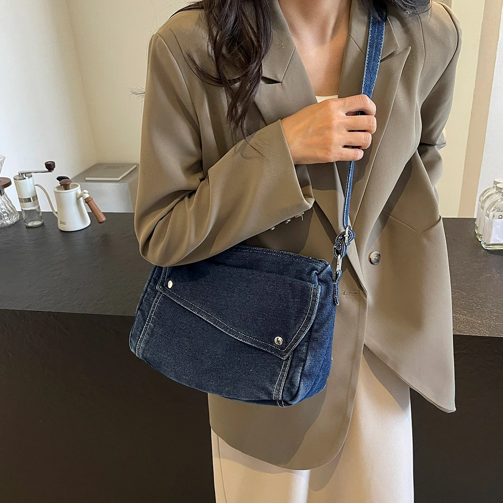 حقيبة كتف من قماش الدنيم كاجوال ريترو للنساء حقيبة ساعي البريد خفيفة الوزن مع حزام قابل للتعديل حقيبة يد جمالية عبر الجسم