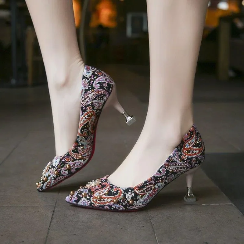 

Свадебная обувь для невесты Женские туфли-лодочки на шпильке Туфли для женщин с острым носком Нескользящие шикарные туфли Популярные удобные и элегантные весенние туфли