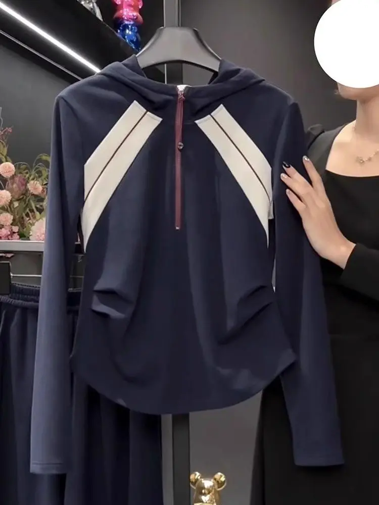 

Модный укороченный топ-худи больших размеров для полных женщин с вставками на плечах и цветными блоками, весна 2026, корейский стиль