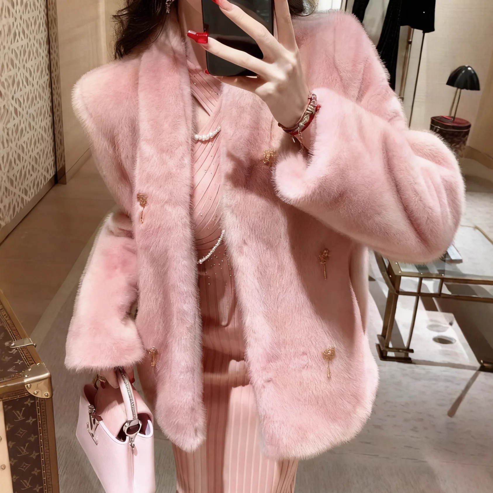 New 2025 Autumn/winter collection of niche and elegant fur pink cotton-padded jacket women's light luxury women's coat for women