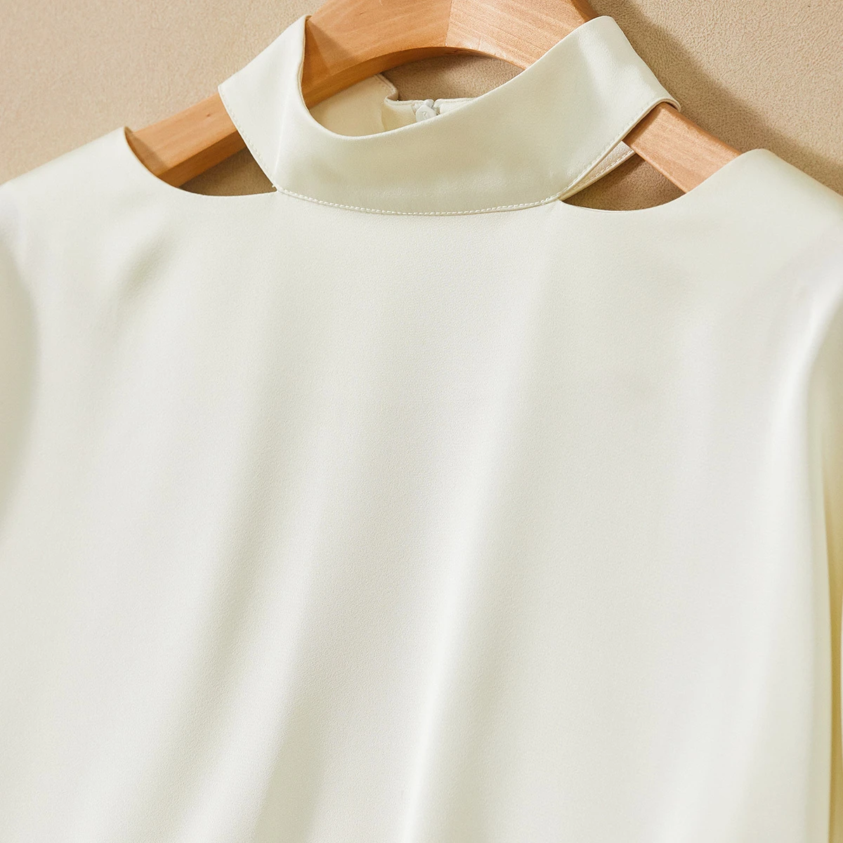 SENTUBILA Women's Temperament Chiffon Shirt 2025 Autumn Commuter Neck Hollow Design Blouse Solid Semi-turtleneck Tops 141V54187X