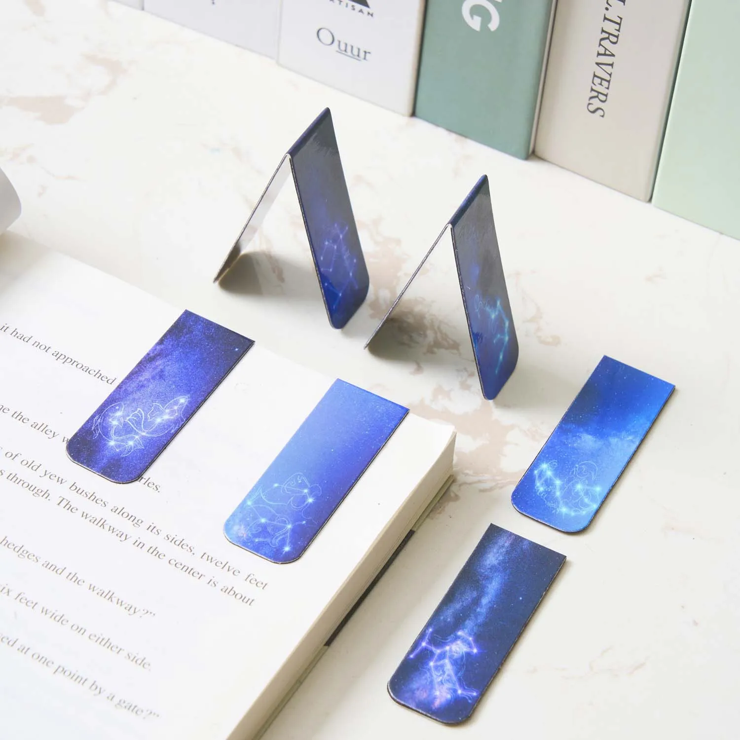 12 pieces of magnetic bookmarks, space and starry sky bookmarks, magnetic folder tags, bookmarks, book enthusiasts