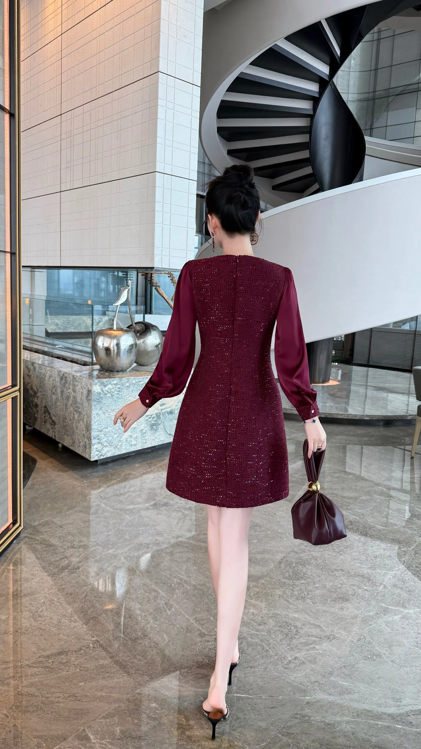 ZJYT فساتين تويد فاخرة مرصعة بالألماس للنساء لخريف 2025 موضة كم طويل عتيقة فوق الركبة فستان حفلات غير رسمي ملابس نسائية