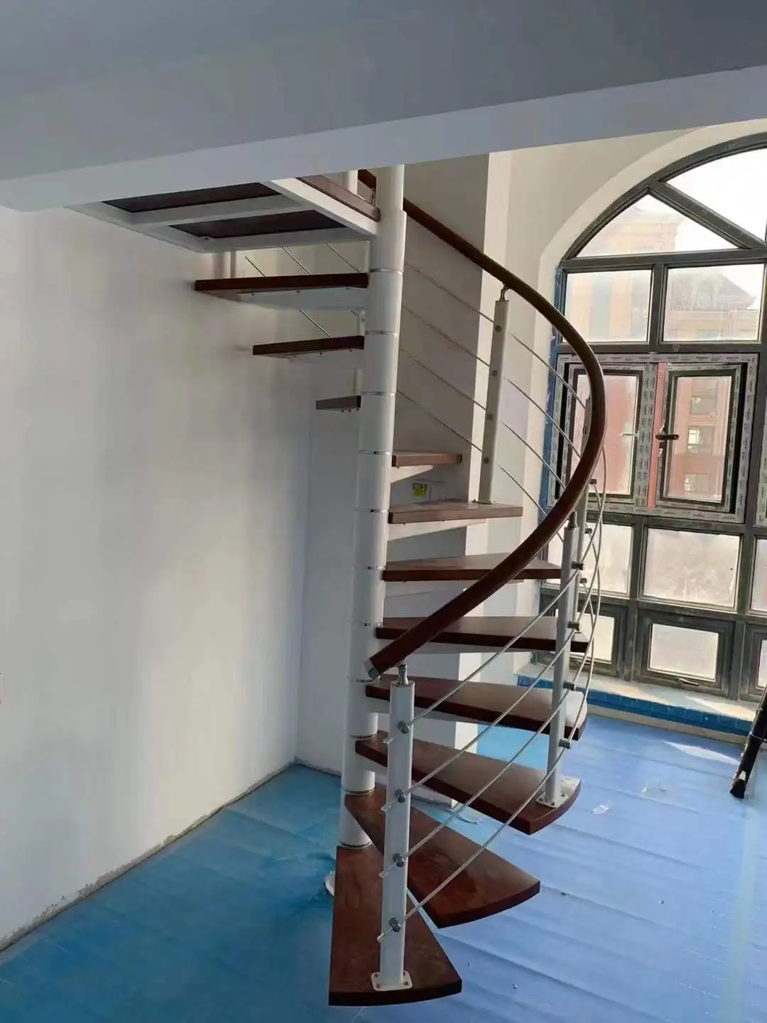 Custom steel staircase interior home loft duplex spiral staircase apartment villa curved staircase