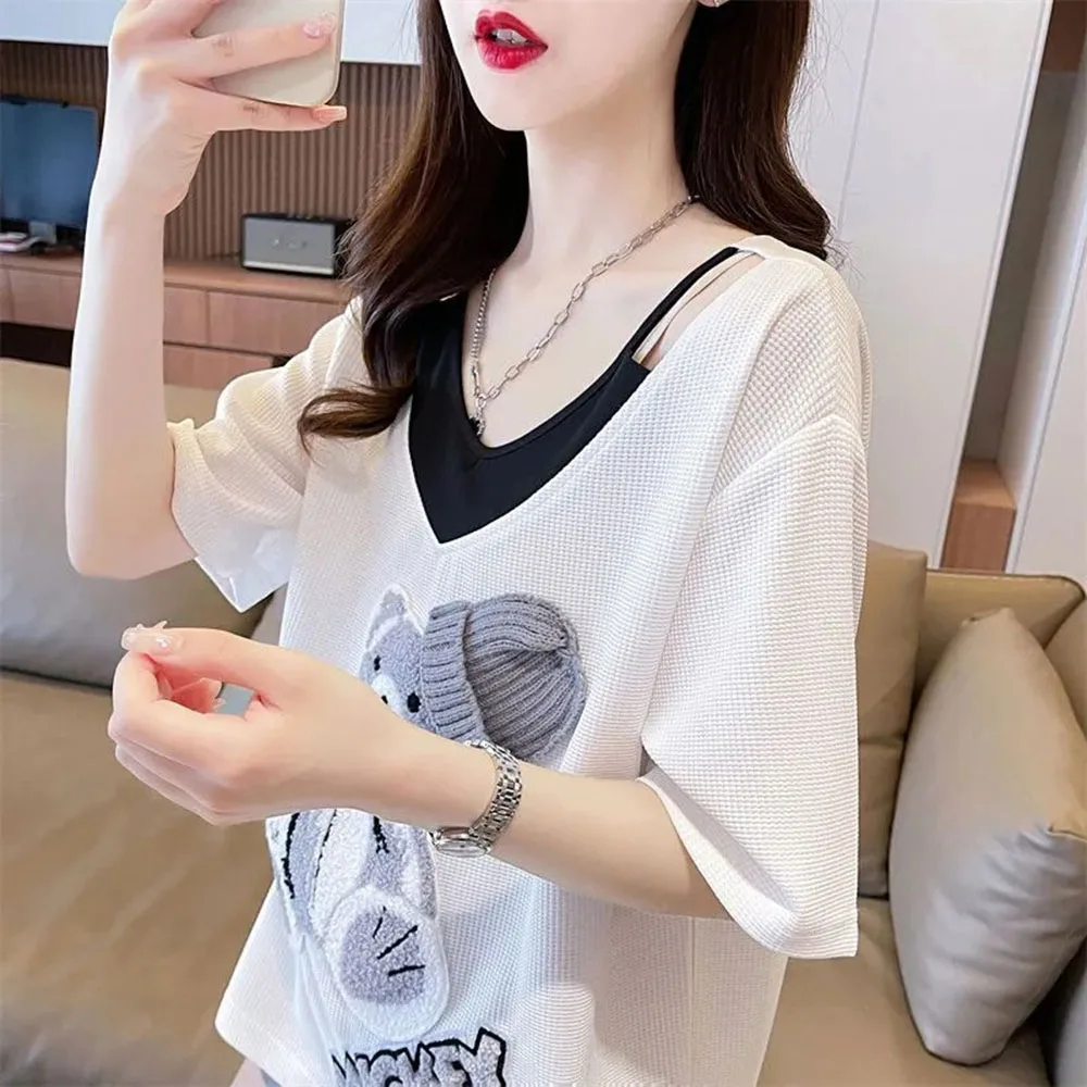 

Women's T-shirt V-neck patchwork teddy bear embroidery short sleeved loose fitting fake two-piece waffle color contrasting top