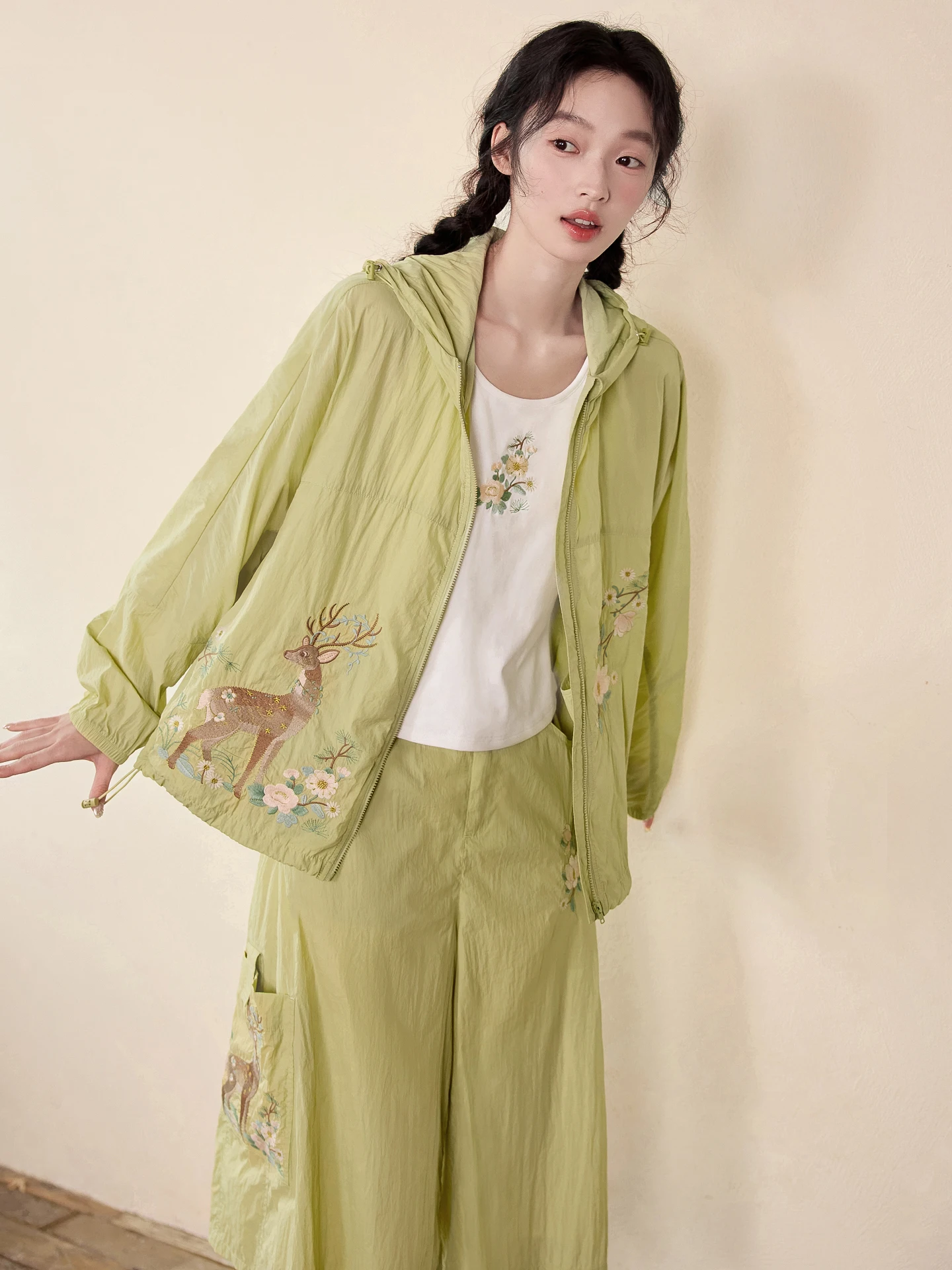 

Floral Scented Embroidery Set Loose Fit Casual Vest Long Pants Spring Fashion Ensemble Women's Clothing Traditional Chinese S...