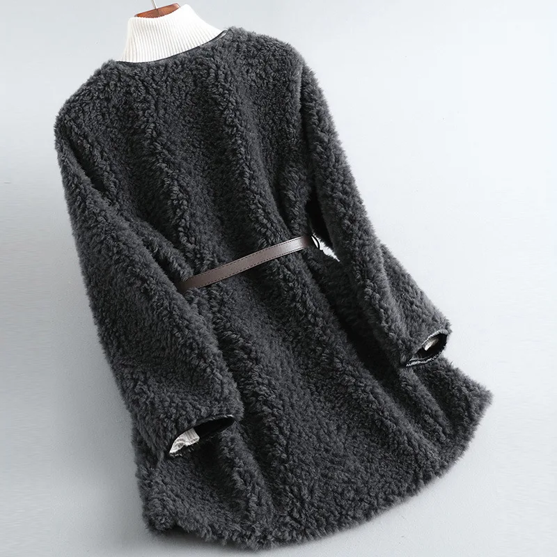 معطف متكامل جديد لشتاء 2025 من الصوف والفرو للنساء من شعر الضأن الحبيبي متوسط الطول عالي الجودة