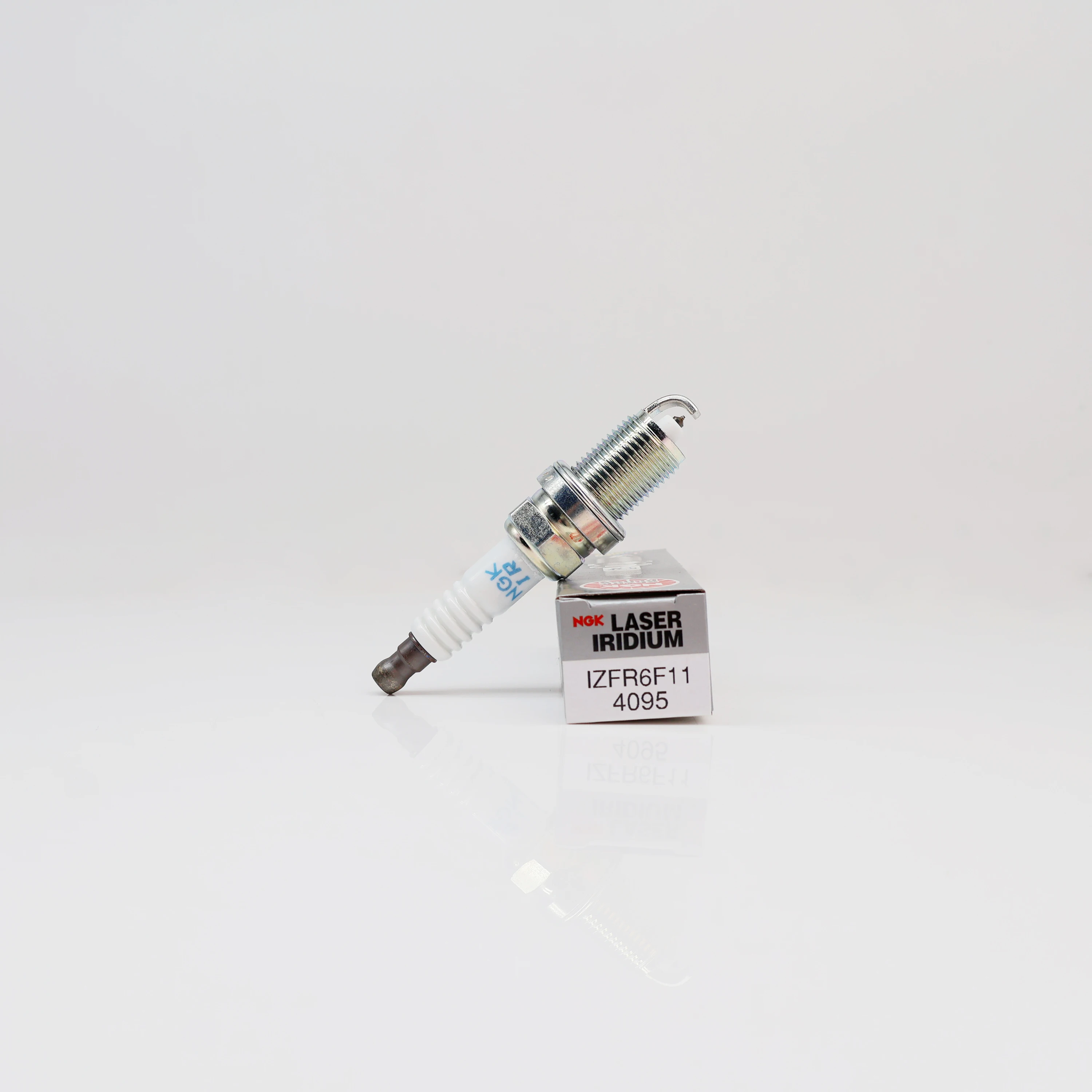 หัวเทียน NGK Laser Iridium รุ่ - Ngk Spark Plug Laser Iridium บทวิจารณ์และราคา