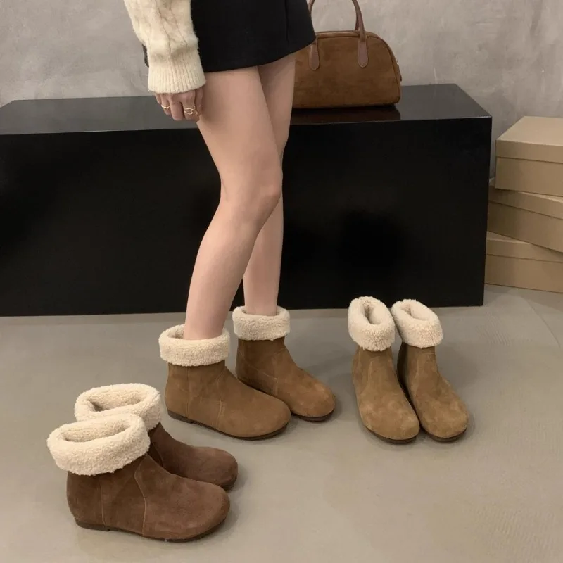 

Flat bottomed autumn and winter snow boots with plush, cotton shoes 2025 new versatile cotton boots with plush short boots