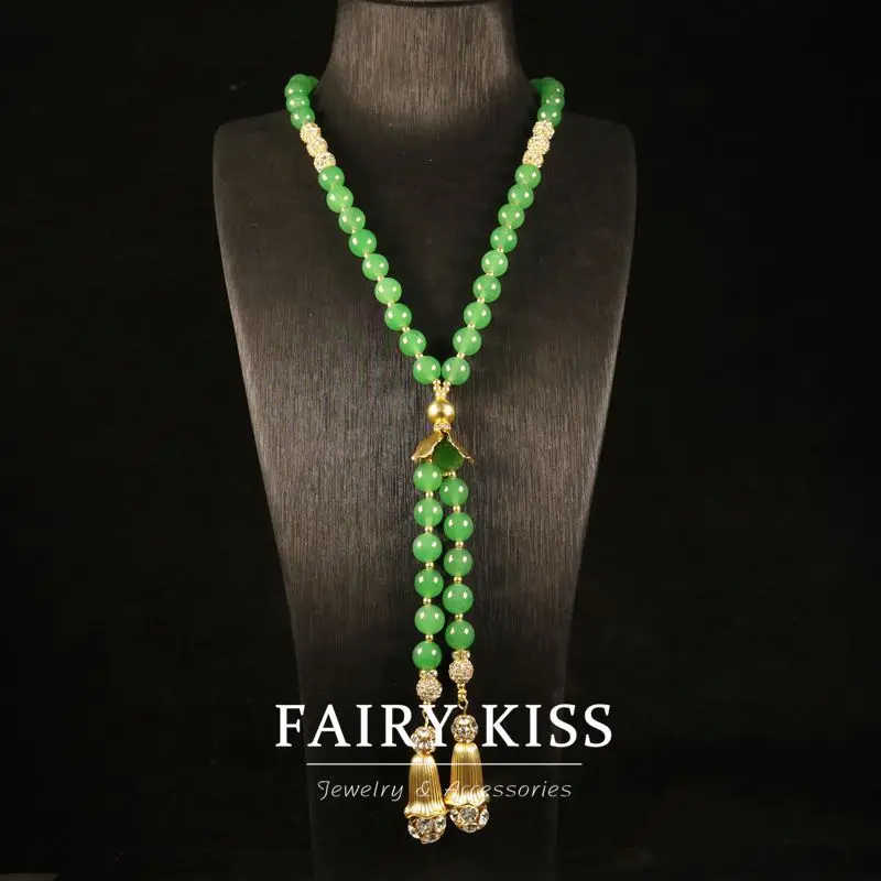 Green bell is a luxury necklace, ladies' jewelry set bracelet, tassel earrings