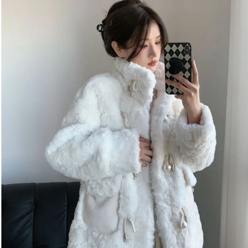 2024 New Lamb Wool Add Cotton and Thicken Coat Winter Korean Version Faux Fur Outwear Mid Length Version Women\'s Thick Overcoat