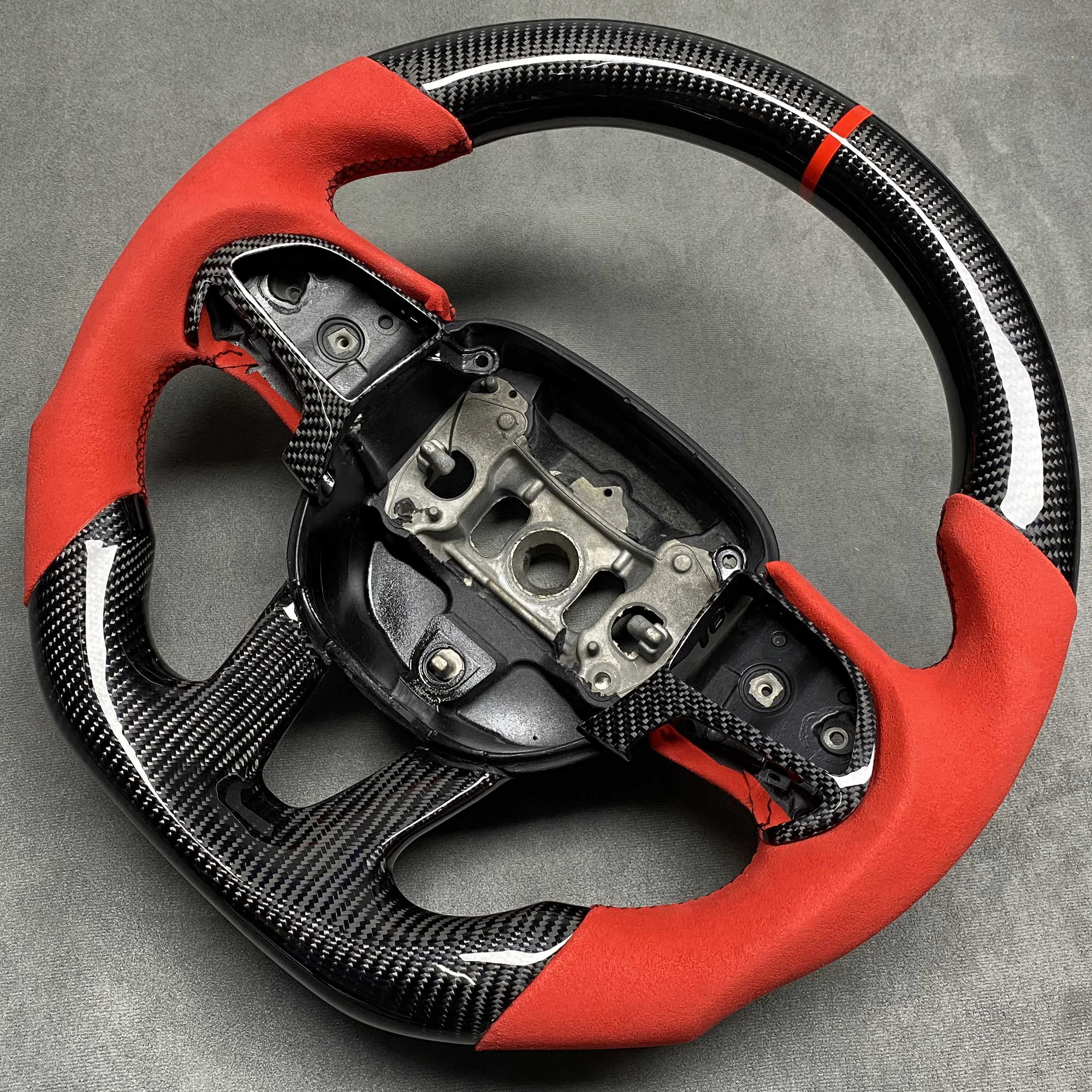 カスタマイズされたカーボンファイバーステアリングホイール,レッドスポーツ,ダッジチャージャーチャージャーデュランゴ2015-2020ジープグランドチェロキー2014-2020