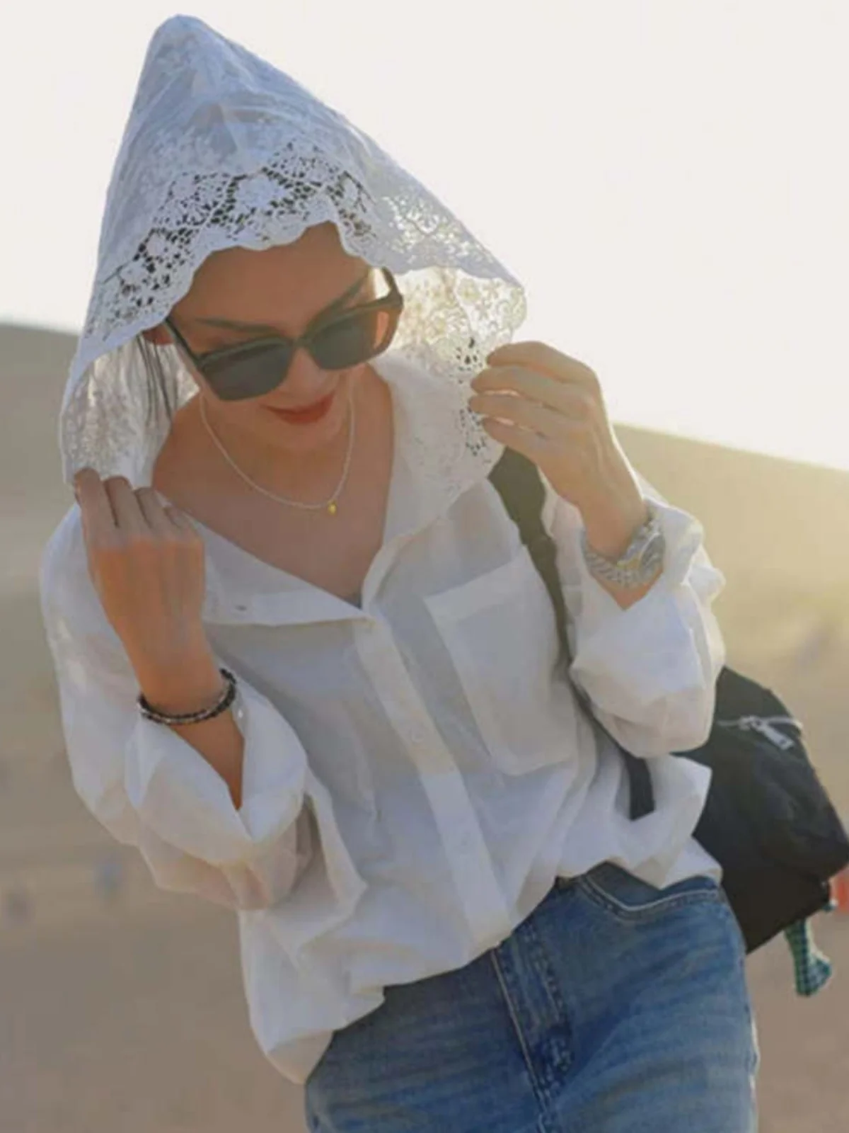 Lente witte capuchon irt dames retro kant ontwerp losse irt unieke super mooie top trendy Koreaanse Sle Long Sve