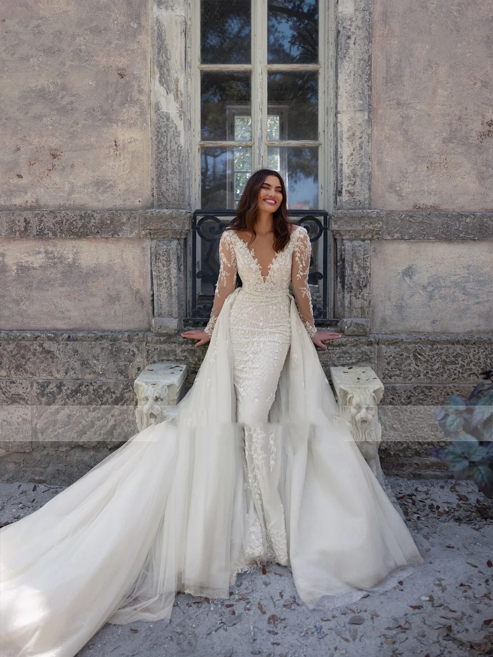 Flavinke カスタマイズされた繊細な花のアップリケフィットボディスネックラインのウェディングドレスロマンチックな 2 で 1 マーメイドブライダルドレス