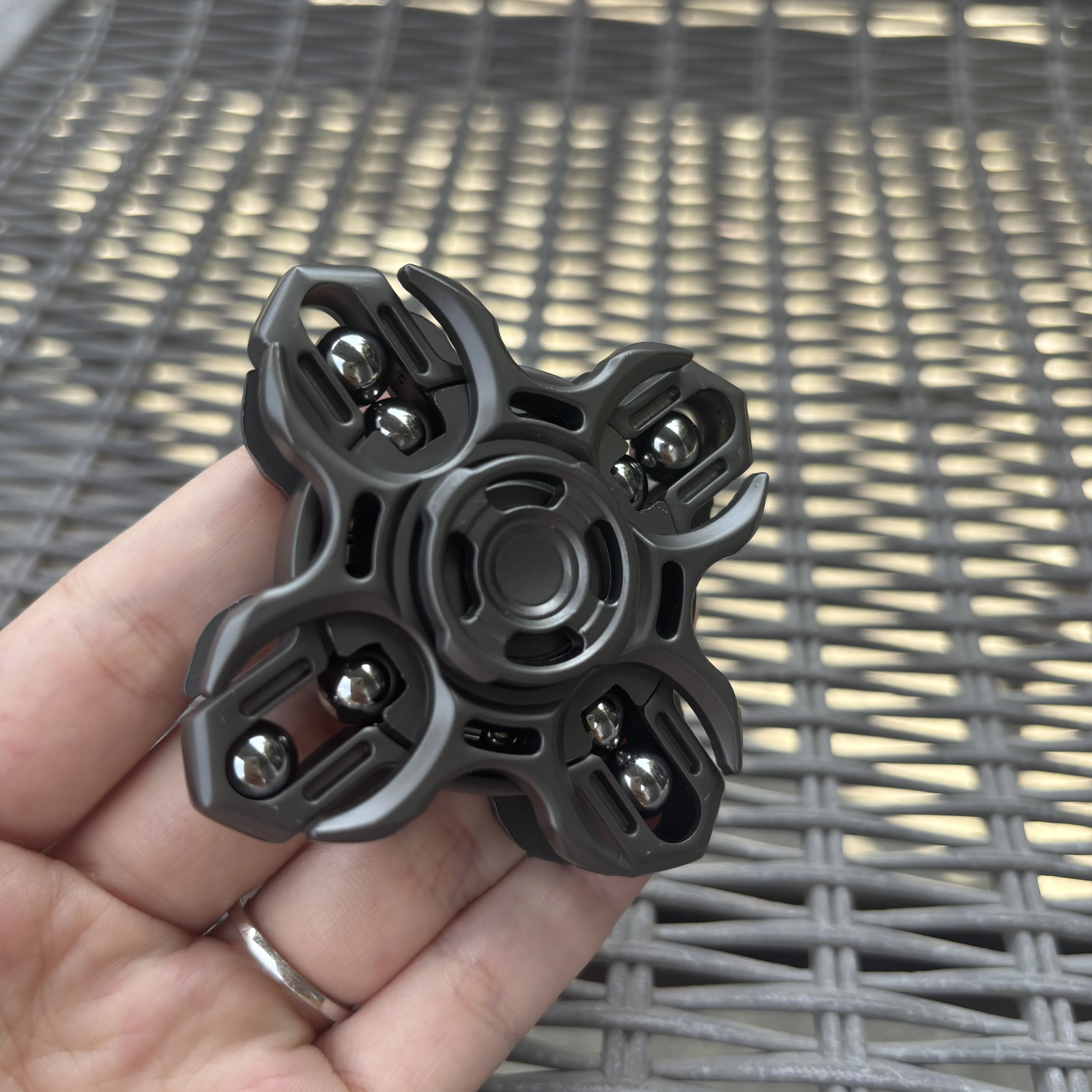 EDC ハンドスピナー フィジェットスピナー 両面リンケージ ストレスリリーフおもちゃ ストレスリリーフ ADHD 集中力 フィジェットおもちゃ 大人用