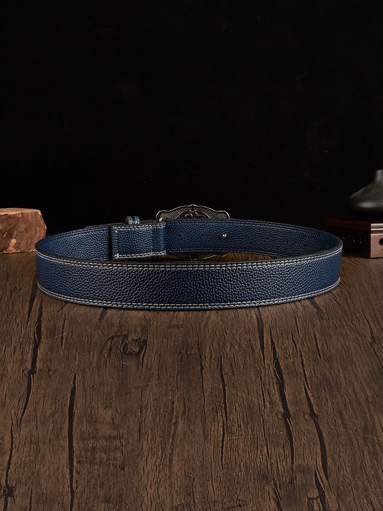 1 PC Men's VINTAGE Casual แฟชั่นสีเทา OX ดอกไม้แกะสลักโลหะ BUCKLE Litchi Texture เข็มขัดสําหรับกางเกงยีนส์