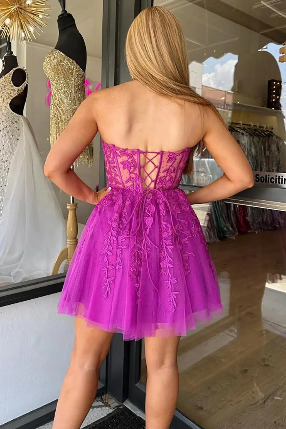 Vestidos de fiesta sin tirantes con corsé y apliques de encaje 2024 Vestido de fiesta transparente de tul con volantes cortos negros para adolescentes por encima de la rodilla, Mini