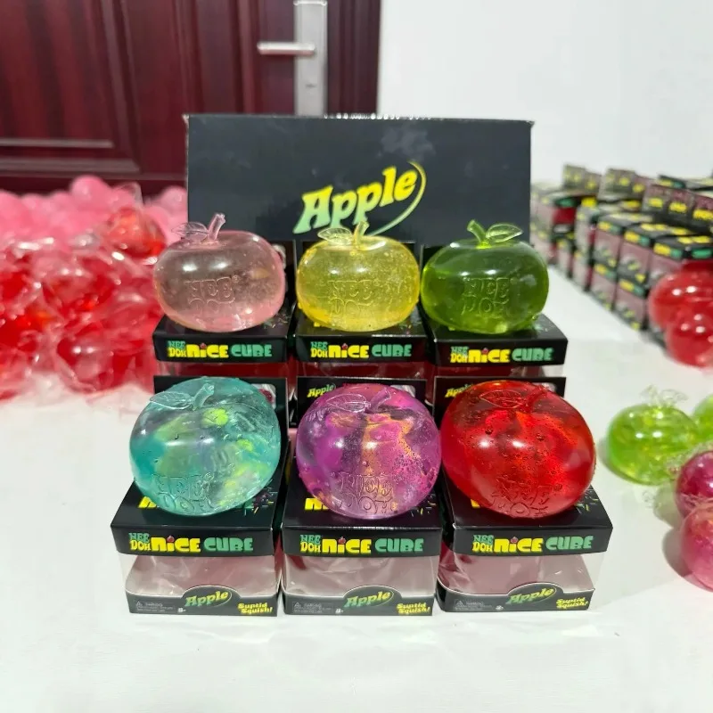 

Slow-playing plastic toys, Schylling Needoh green apples and malt are relaxing and interesting gifts to relieve stress.