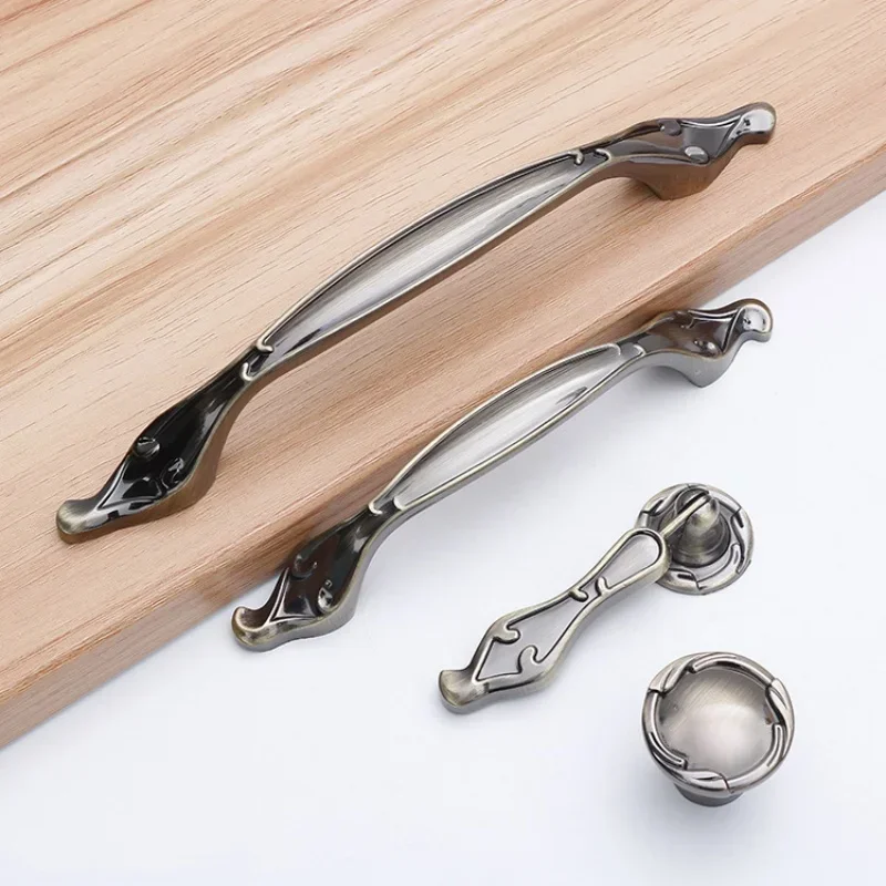Antique Kitchen Cabinet Handle Wardrobe Furniture Door Pulls Bronze Zinc Alloy Bedroom Cupboard Knobs and Handles For Drawers