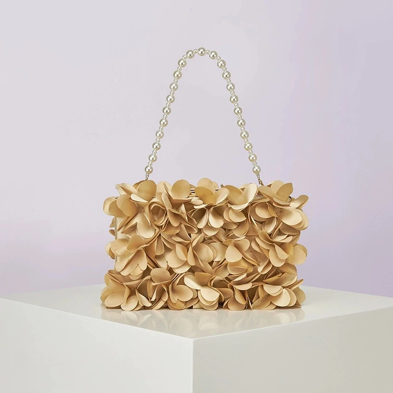 

2025 New Petal Evening Clutch Luxury 3D Flower Pearl Handle Cheongsam Gold Marriage Handbags Chinese Style Small Wedding Purse
